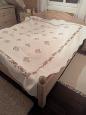 Tagesdecke Weiss Gold Mit 4 Kissen Heine Home