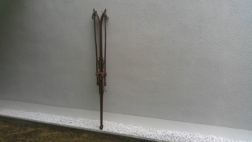 Paar alte holzski holzskier - paar,