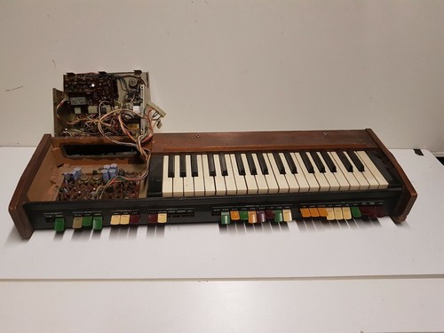 Roland 1000 synthesizer - sh,
