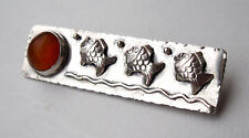 Georg Kramer, Fischlandschmuck, Brosche, 835er Silber mit Bernstein, 1932-47
