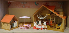 Sylvanian Family Blockhaus Stil mit Figuren Wohnmöbel + Zubehör Set