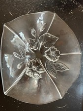 Schöne Glas-Schale mit