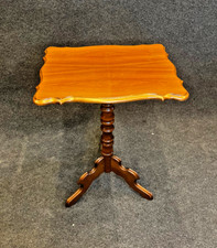 Stilvoller kl. Beistelltisch