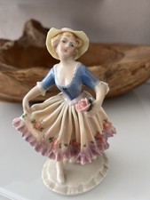 wunderschöne Figur Porzellan ENS Frau m Hut Rüschenkleid Rose mit Mangel vintage