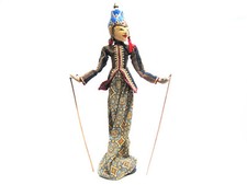 Wayang Golek Stabpuppe Indonesien handgeschnitz handgenäht auf Ständer 52 cm A