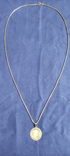 Goldkette mit Münzanhänger