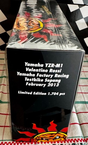 Valentino rossi moto 12 - valentino, 1/12