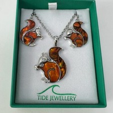 Rotes Eichhörnchen Bernstein