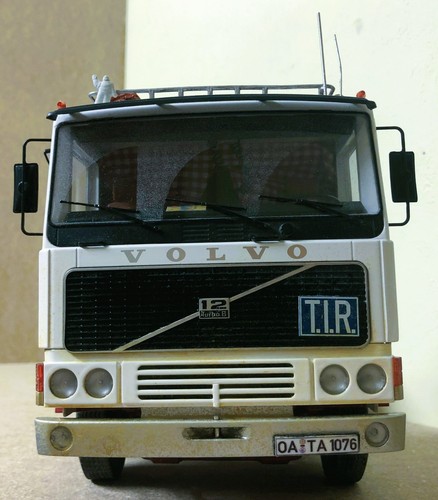 Road kings volvo f12 - 1:18,