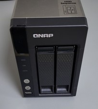 QNAP TS-221 - NAS/HomeServer - 2 Bay - OHNE HDDs – Top-Zustand