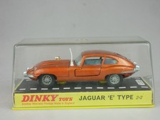 Dinky Toys 131 Jaguar E Type 2+2 vintage 1/43 England Meccano Vitrine Box 133024