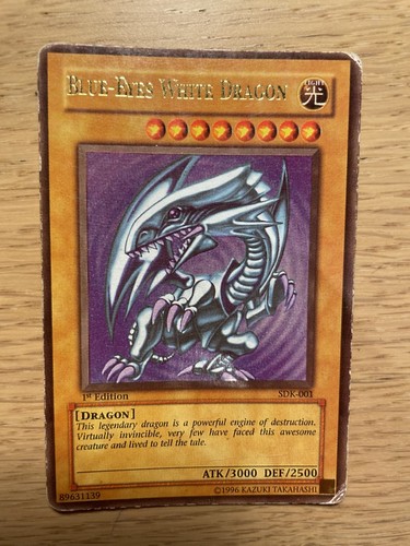 Blauäugiger weißer drache - blauäugiger,
