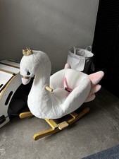 Schaukelschwan weiß mit Krone