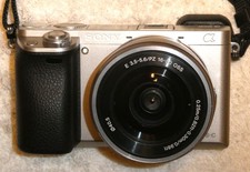 Sony Alpha A6000 Spiegellose Systemkamera, mit sehr wenigen Auslösungen