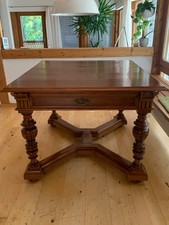 Tisch aus Wiener Gründerzeit