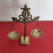 Messing Balkenwaage. Antike Waage schön verziert. Apothekerwaage.