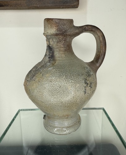 Großer steinzeugkrug mit - steinzeugkrug,