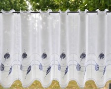 Scheibengardine weiß blau Muscheln II maritim Plauen Stickerei Gardine Panneaux