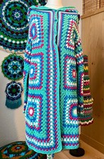 Handgehäkelter Boho-Mantel