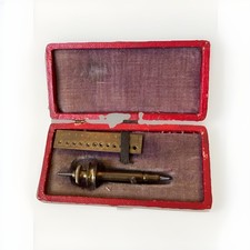 Antikes Uhrmacherwerkzeug im