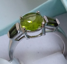 RING PERIDOT UND GRÜNER
