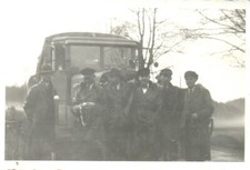Foto, Dt. Reich 1934 Reichswehr: Im Ledermantel beim Ausflug (MB)21306