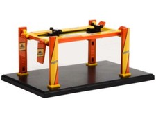 Hebebühne / Four post Lifter   - Armor All - Greenlight 1:64