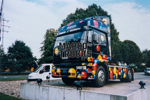 Lkw foto iveco truck schwarz - lkw,