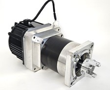 Yaskawa SGMRS-06A2B-YR11 Servomotor mit Neugart GBX120009K Getriebe PLE 120 i=9