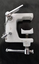 Schwere Tischklemme mit Aufnahme für Rundstahl , extrem stabil - mit Sicherungen