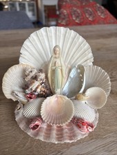 Heilige Maria in Muscheln