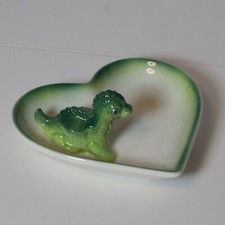 Dino in Herzschale -