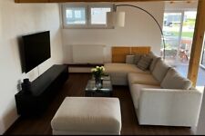 Modernes Sofa mit Stauraum + Hocker – bequem, langlebig & stilvoll