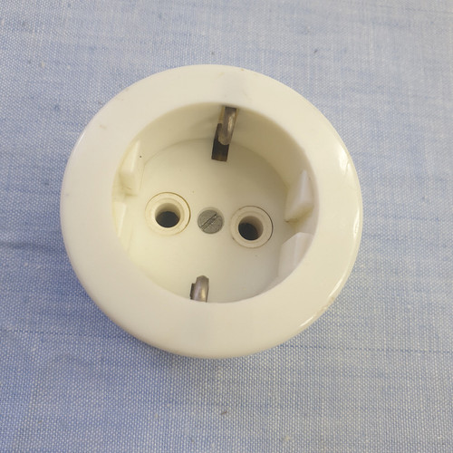Ddr steckdose schucko aufputz - steckdose,