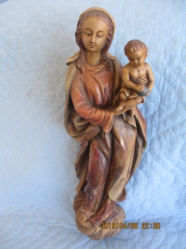 Alte skulptur madonna mit - mit, kind