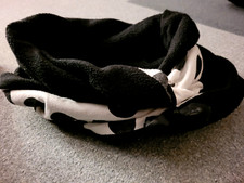 ?Lagenlook Design Scarf Schal Loop Kragen schwarz weiß Punkte Dots Schleife?