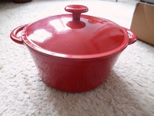 Eisenguss-Bräter / Innenmaß 25x12cm / Schmortopf / TCM 254018 / rot / gebraucht