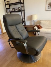 Elektrischer Ledersessel mit Aufstehhilfe und diversen Sitpositionen von Hukla