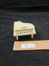 Flügel Klavier weiß