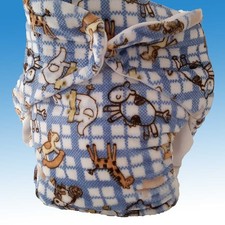 Omutsu „Safari Himmelsblau“ – Kuschelige Tierfreunde auf kariertem Abenteuer