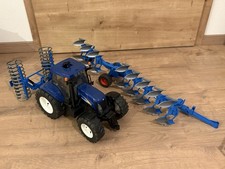 Bruder New Holland Traktor