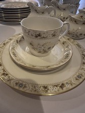  Royal Doulton Service