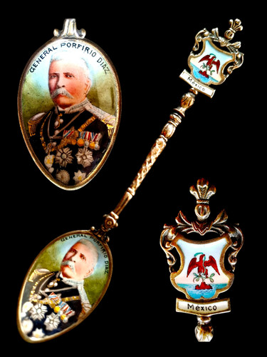 1900 souvenir spoon