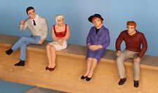 Preiser 63074,  Spur 1 / Maßstab 1:32, sitzende Personen