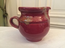 Krug Handarbeit rötlich mit