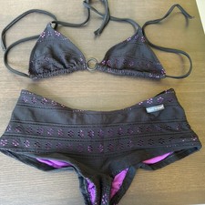 Marc O’ Polo Bikini Hipster Triangel Schwarz/ Lila Gr 36 Lochmuster Opaque
