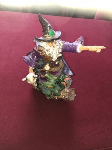 Zauberer figur mit drache - figur,