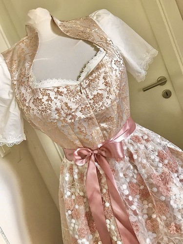 Traumhaftes dirndl gold - dirndl, gold/silber