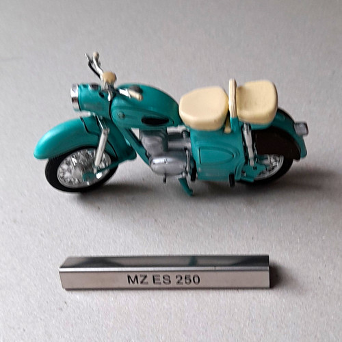 250 motorradmodell - es,
