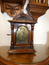 64261 Tolle deutsche Tischuhr
